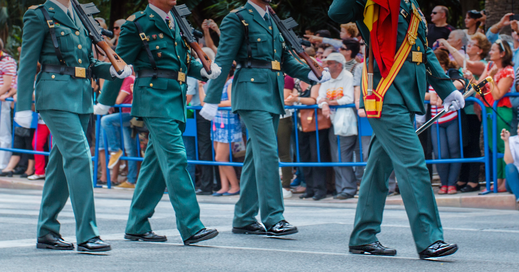 Zapatos uniformes militar en un desfile